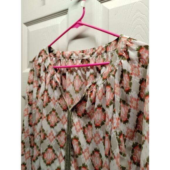 Dept 222 Women's Plus Size 1X Green Pink Ikat Boho 3/4 Sleeves Split Neck Top - Picture 4 of 8